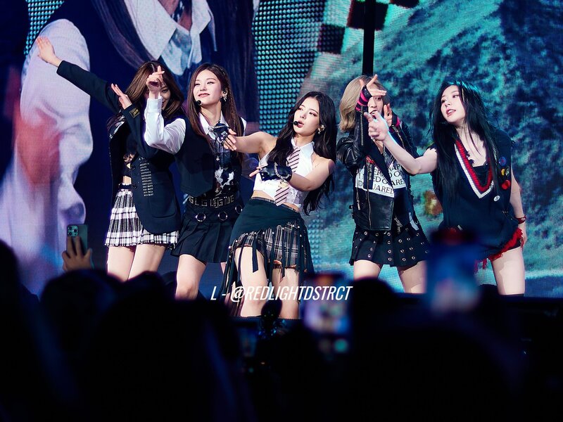 221113 ITZY - 1st World Tour ‘CHECKMATE’ in New York City documents 10