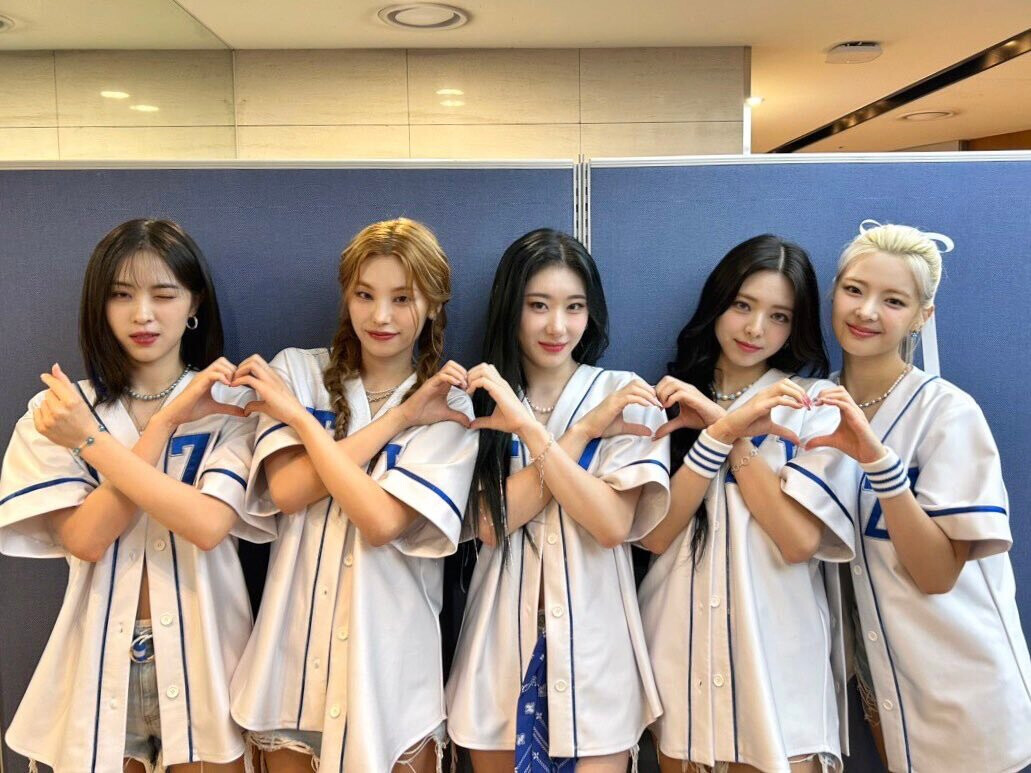 230803 - ITZY Twitter Update | kpopping