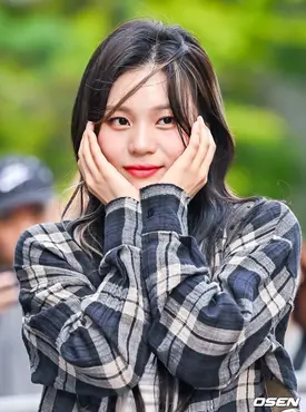 231103 VIVIZ Umji - Music Bank Recording