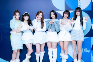 241103 SBS Kpop Inkigayo X Update with STAYC - Photowall