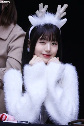 231217 WONYOUNG AT FANSIGN EVENT