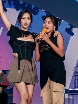 230923 TWICE Jihyo & Mina - ‘READY TO BE’ World Tour in Bangkok Day 1