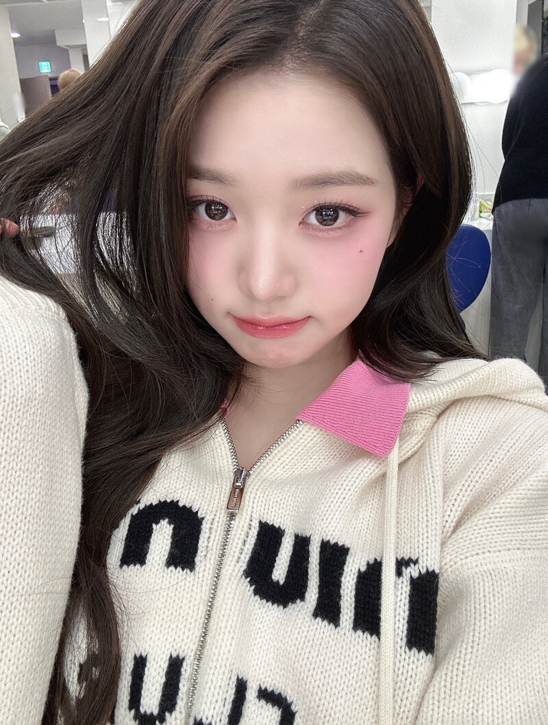 230424 IVE Twitter Update - Wonyoung | kpopping