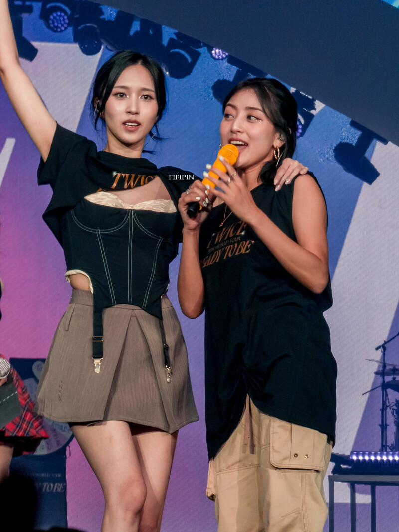 230923 TWICE Jihyo & Mina - ‘READY TO BE’ World Tour in Bangkok Day 1 documents 1