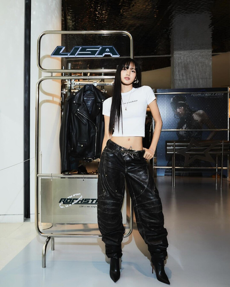 240714 LISA - ‘ROCKSTAR’ POP-UP STORE IN SEOUL documents 1