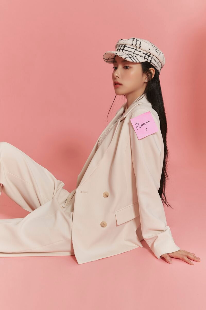 Kang Hyewon for Roem 2023 Pre-Spring Collection documents 7