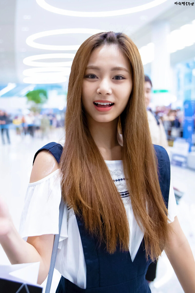 Tzuyu3273.jpg