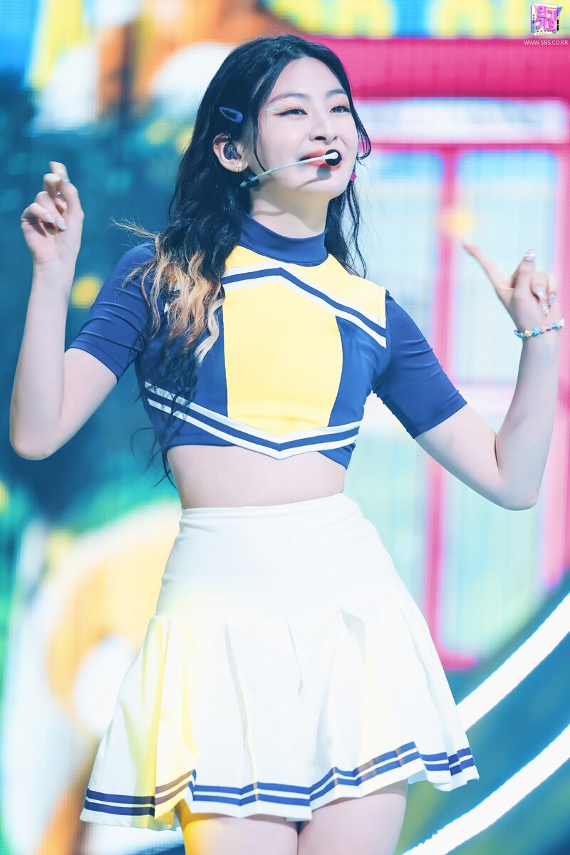 210926 STAYC - 'STEREOTYPE' at Inkigayo documents 15