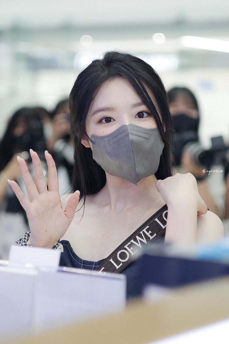 220819 (G)I-DLE Shuhua Incheon Airport Departure documents 22