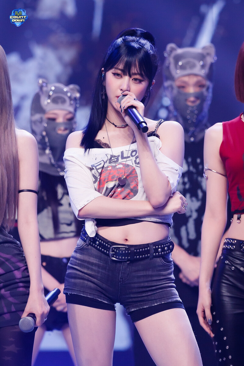 240905 LE SSERAFIM Yunjin - '1-800-hot-n-fun' at M COUNTDOWN documents 3