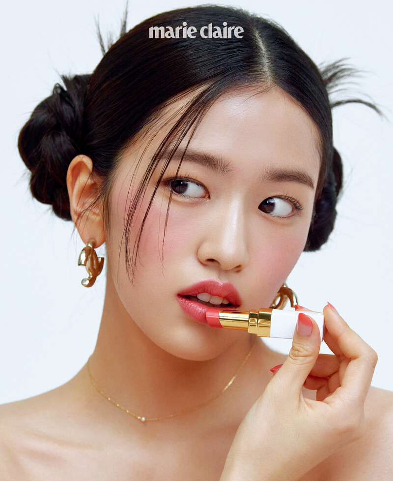 IVE YUJIN for MARIE CLAIRE Korea x CHANEL BEAUTY March Issue 2022 documents 7