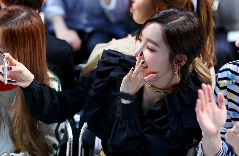 151018 Girls' Generation Tiffany at 'Push Button' Seoul Fashion Week documents 4