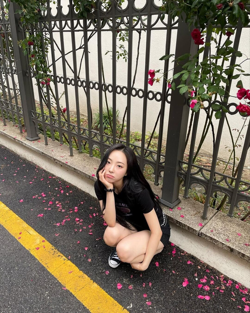 220609 ALICE Yeonje Instagram Update documents 6