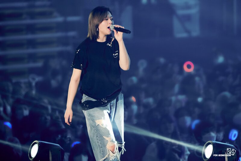 230415 TWICE Jeongyeon - ‘READY TO BE’ World Tour in Seoul Day 1 documents 2