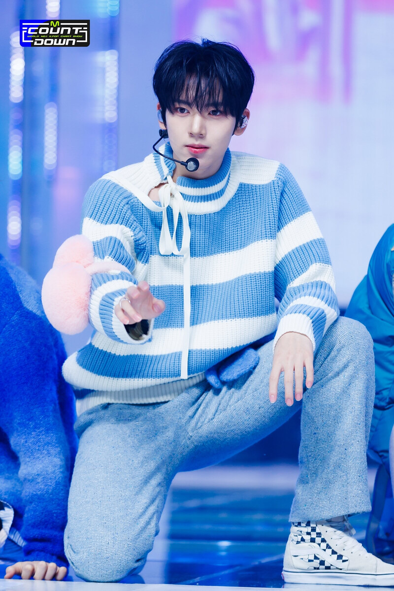 231109 ZEROBASEONE Yu Jin - "Crush" and "Melting Point" at M Countdown documents 29