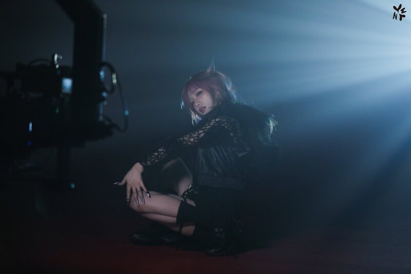 240207 Yuehua Naver Post - YENA - 'Good Girls in the Dark' MV Behind documents 7