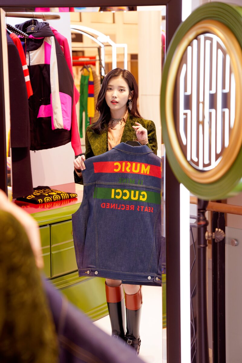 211013 IU at Gucci 100 Pop-up Store Event documents 4