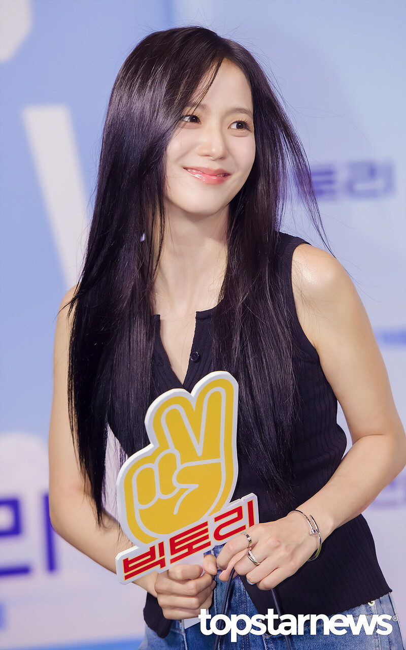 240805 JISOO - VIP premiere of the movie 'Victory' documents 6