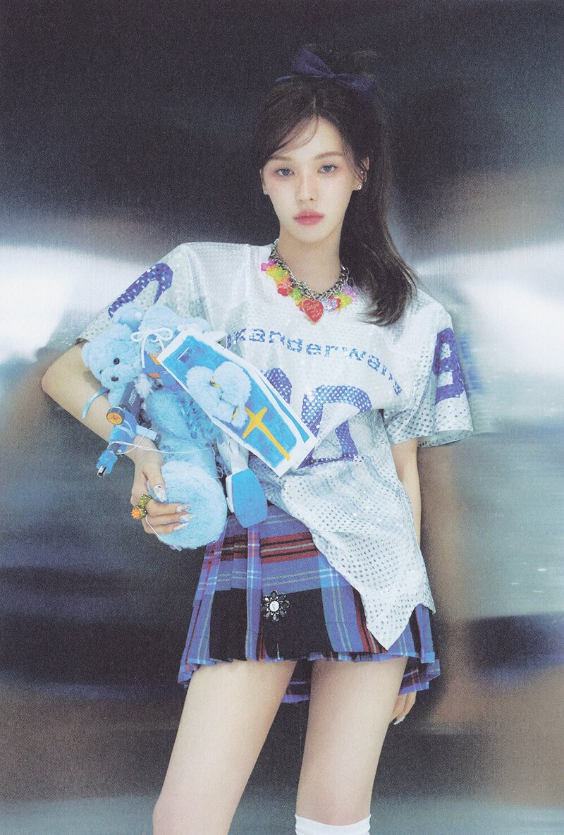 Red Velvet Wendy - 2nd Mini Album 'Wish You Hell' (Scans) documents 18