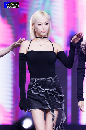 230921 EL7Z UP Yeeun - 'Cheeky' at M Countdown