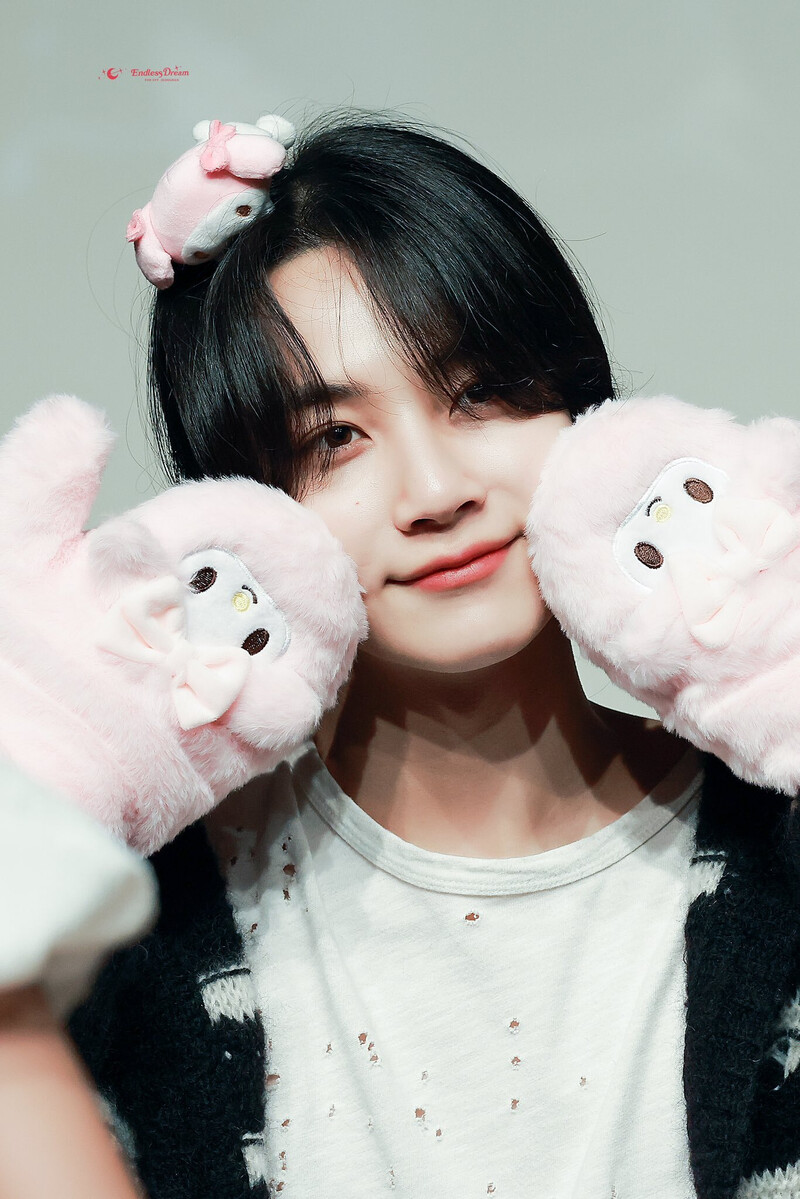 230506 SEVENTEEN Jeonghan at Joeun Music Fansign Event documents 1