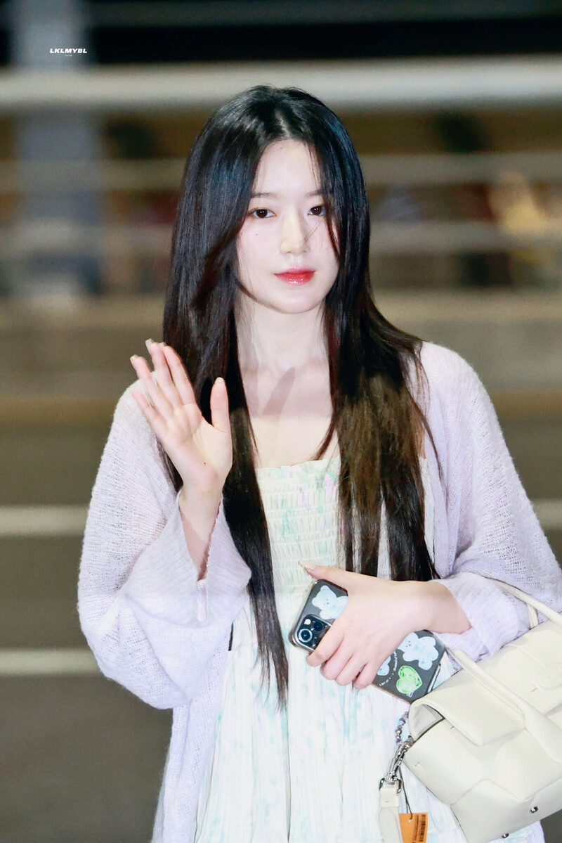 240418 (G)I-DLE Shuhua - ICN Airport documents 19