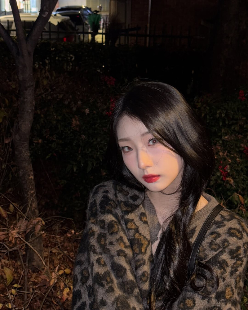 241212 - YeoJin Instagram Update documents 1