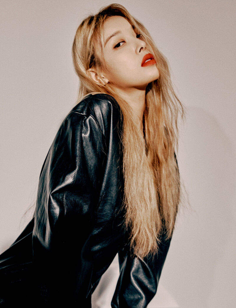 Yubin for Esquire | December 2019 Issue documents 6