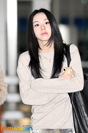 241120 TWICE Chaeyoung at Incheon International Airport