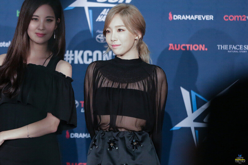 160731 Girls' Generation Taeyeon at KCON in LA documents 7