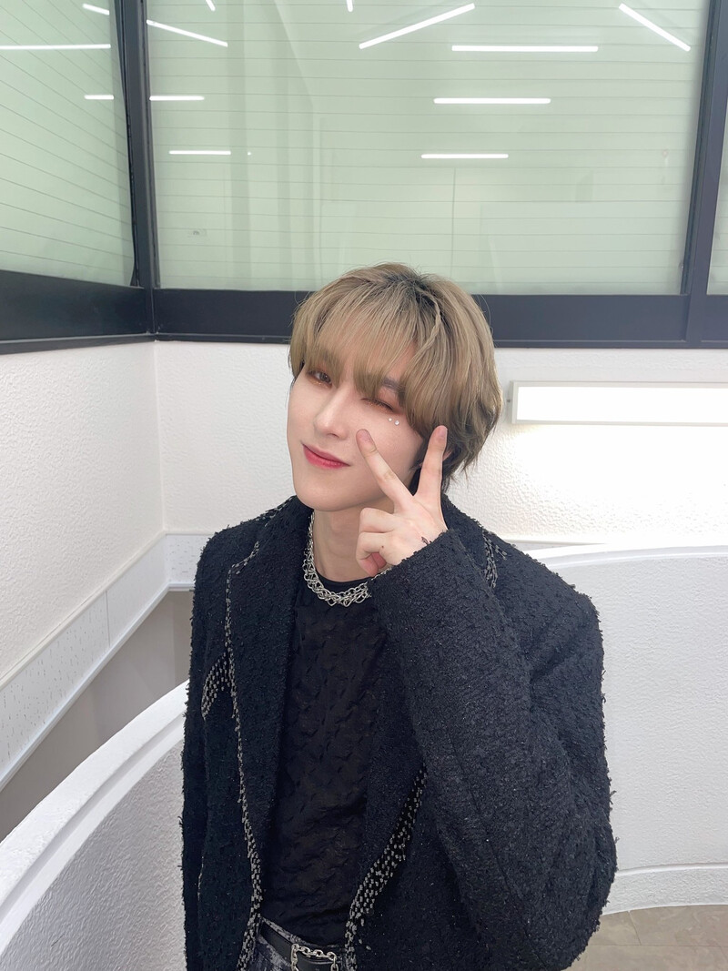 230310 NINE.i Twitter Update - Joohyoung documents 2