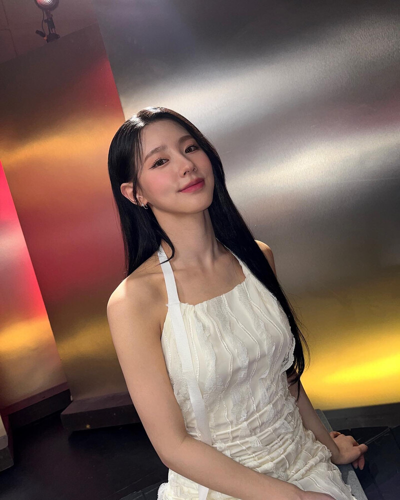 230524 (G)I-DLE Miyeon Instagram Update documents 7