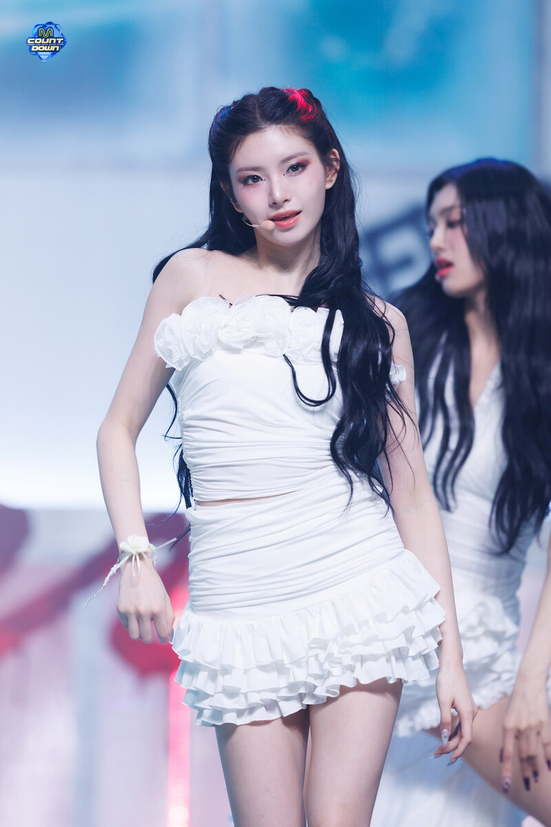 240613 EVERGLOW Yiren - 'ZOMBIE' at M Countdown documents 7