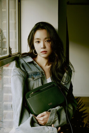 Apink Naeun for Samantha Thavasa 2021 SS Collection