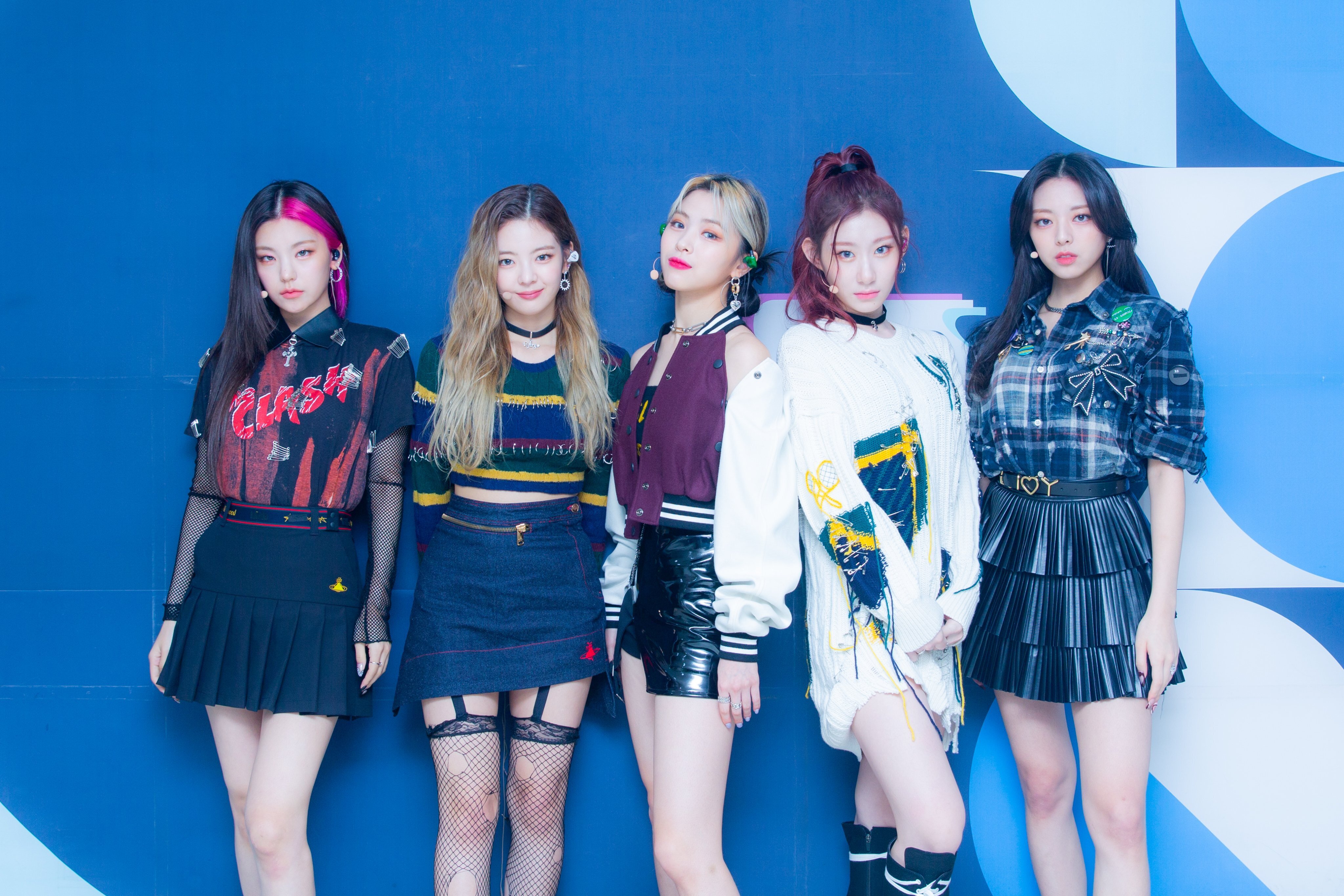 211010 SBS Twitter Update - ITZY at Inkigayo Photowall | kpopping