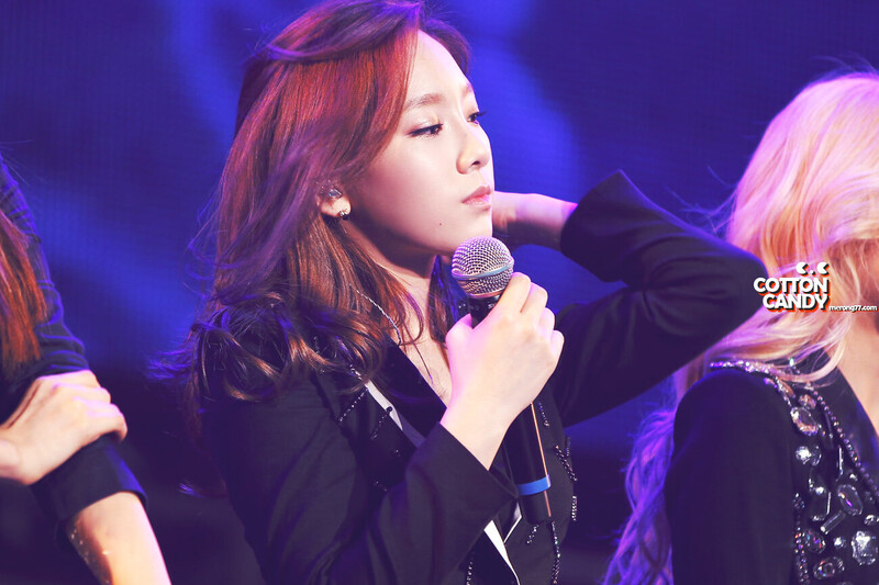 121021 Girls' Generation Taeyeon at GS& Concert documents 6