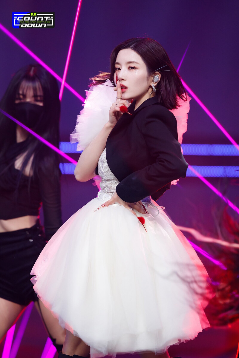 220407 Kwon Eunbi 'GLITCH' at M Countdown documents 14