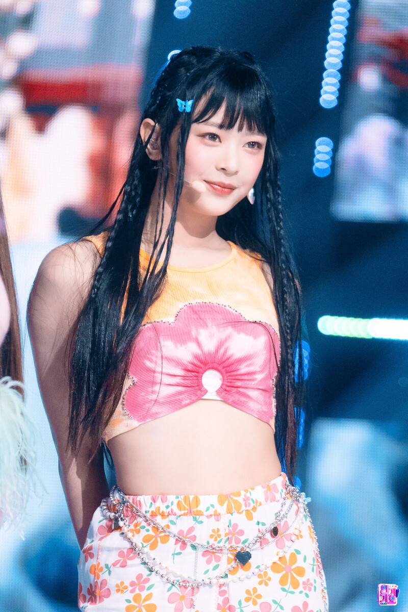 220821 NewJeans Hanni - 'Attention' at Inkigayo documents 20