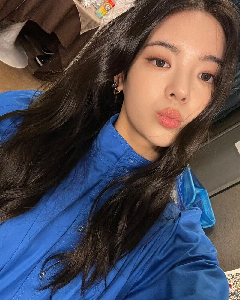 221020 ITZY Instagram Update - Lia documents 3