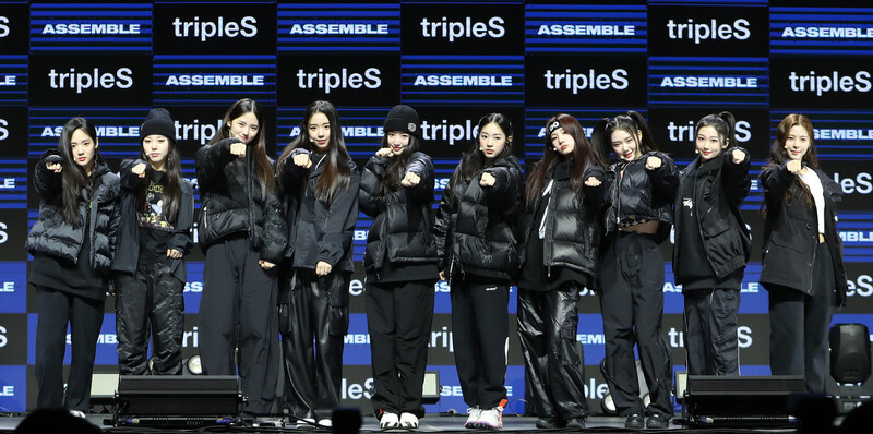 230213 tripleS - Debut Showcase documents 1