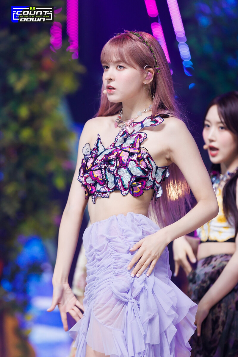 230713 NMIXX Lily - 'Party O'Clock' at M COUNTDOWN documents 2