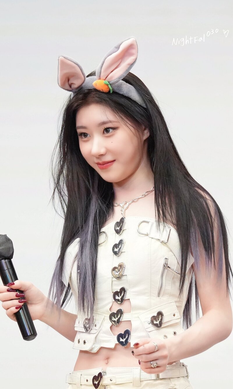 240114 ITZY Chaeryeong - Soundwave Fansign Event documents 12