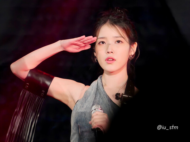 240706 IU - ‘H.E.R.’ World Tour in Osaka Day 1 documents 3