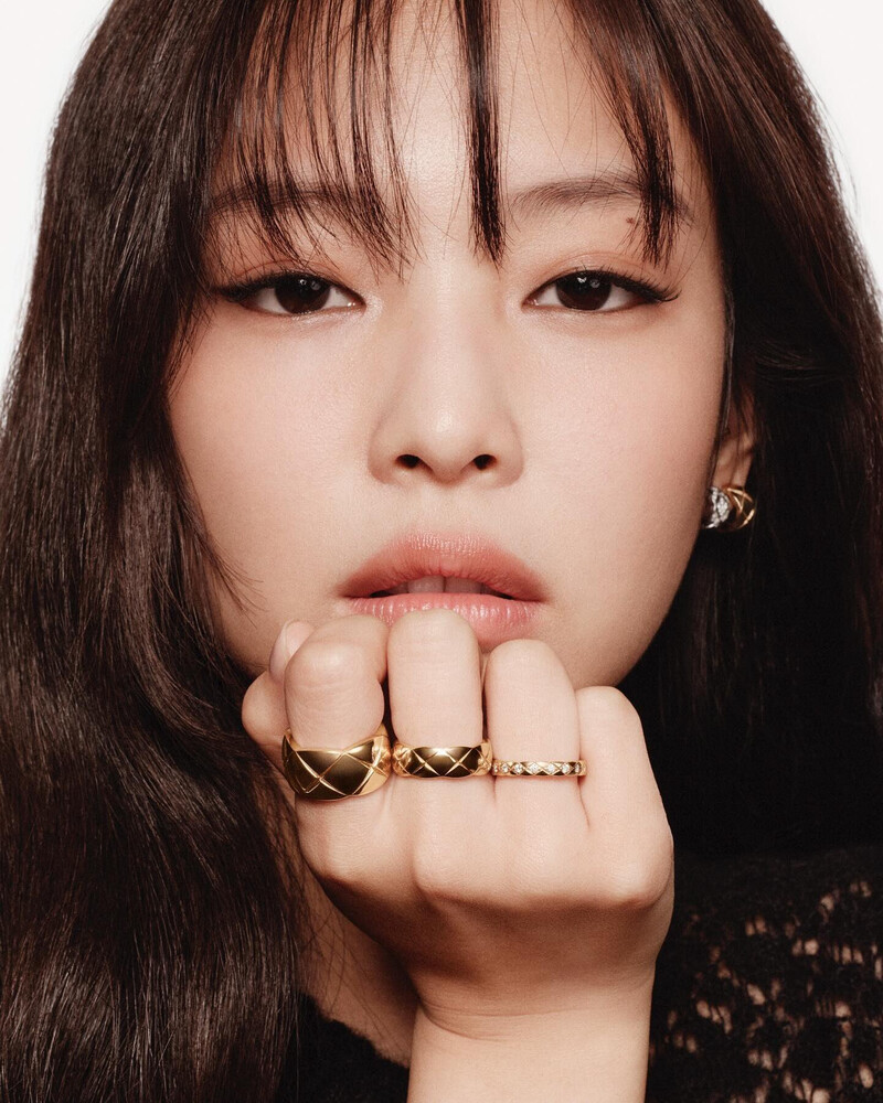 BLACKPINK Jennie x Coco Crush for ELLE Hong Kong documents 1