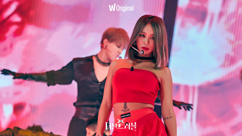 HYOLYN x XIA- WATCHA 'DOUBLE TROUBLE' COMING OF THE AGE CEREMONY Performance Cuts documents 4