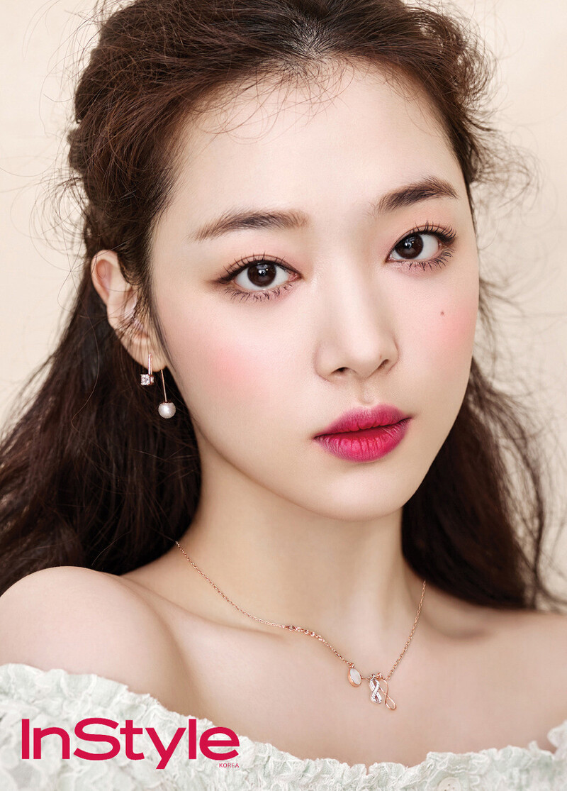 Sulli for Swarovski - InStyle Korea Magazine April 2016 Issue documents 4