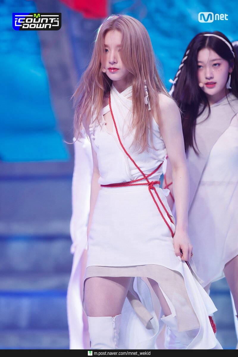 210701 LOONA - PTT (Paint The Town) at M Countdown documents 22