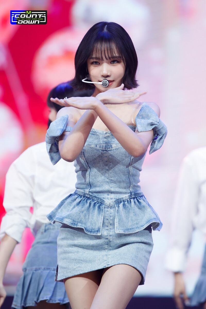 211014 Jo Yuri - 'GLASSY' at M Countdown documents 14