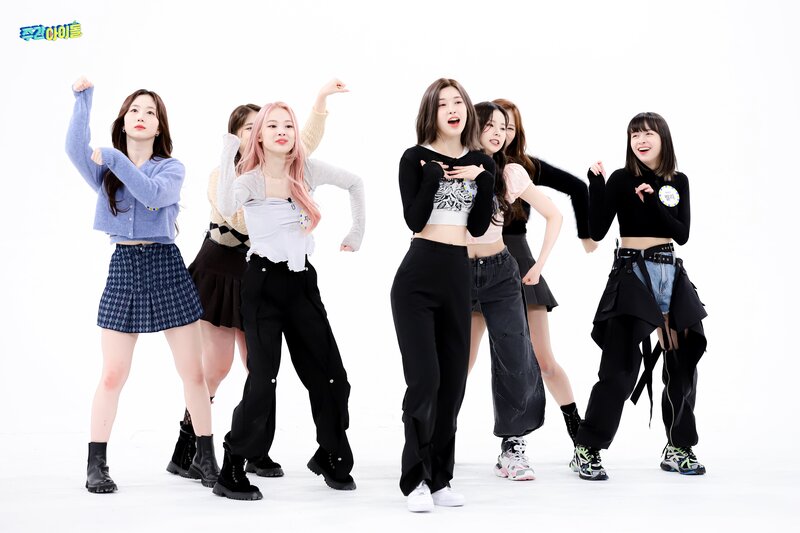 220222 MBC Naver Post - NMIXX at Weekly Idol documents 22