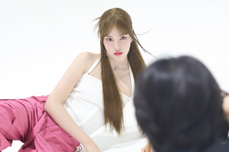 240223 High Up Naver Post - STAYC Yoon - L'Oréal Paris Filming Behind documents 6